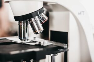 Research: How do cells react to micro and nanoplastics?