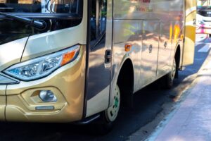 Cities and NGOs urge EU to ban polluting buses by 2027