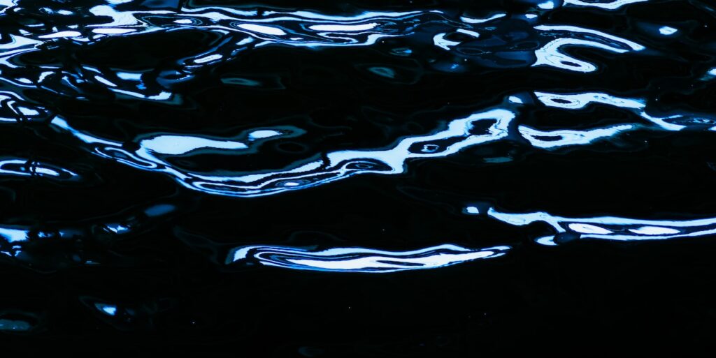 close-up photography of body of water