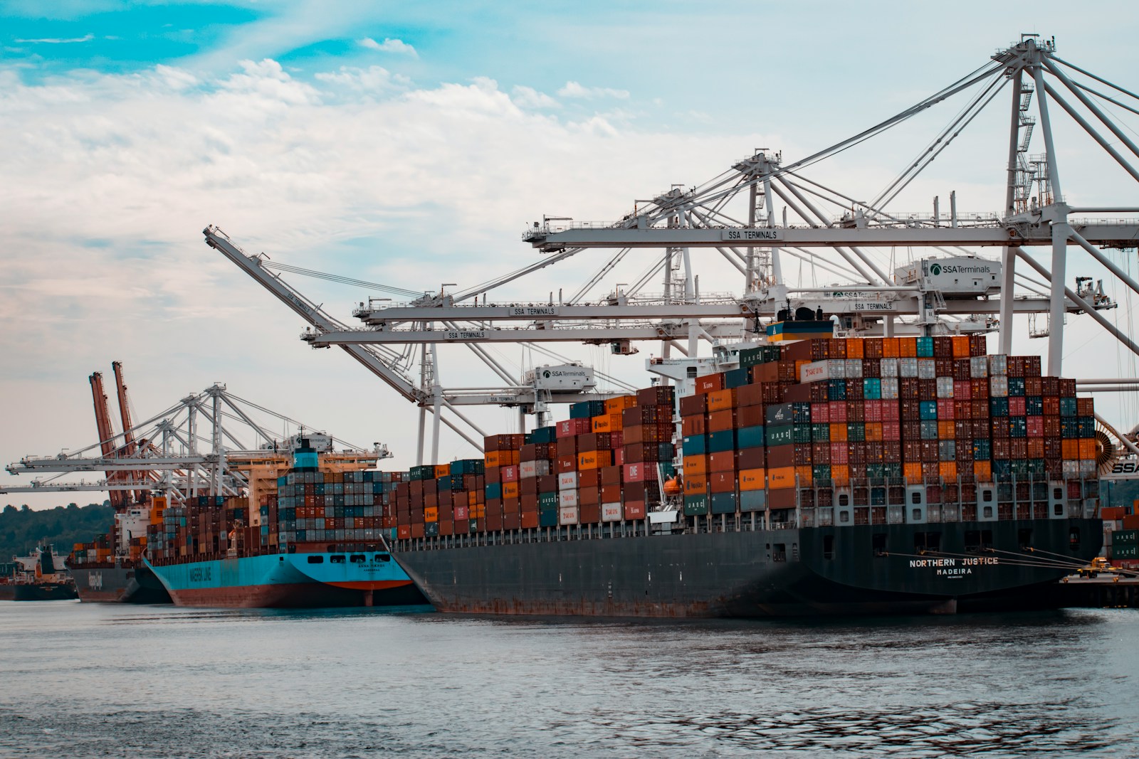 Shipping emissions must be included in Paris climate measurements