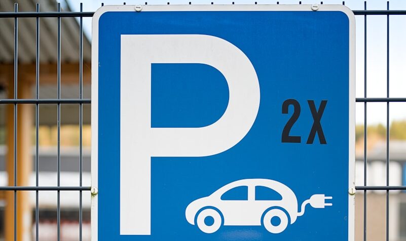 Local authorities want clearer guidance on EV charge point accessibility